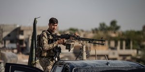 Μαχητής των Συριακών δημοκρατικών δυνάμεων