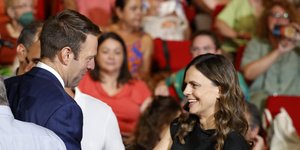 Χειραψία Αχτσιόλγου και Κασσελάκη