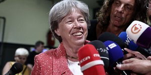 Αθηνά Λινού