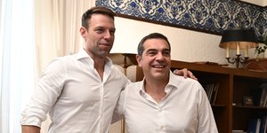 Ο Στέφανος Κασσελάκης και ο Αλέξης Τσίπρας συναντήθηκαν στη Βουλή