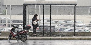 Βροχή στο κέντρο της Αθήνας