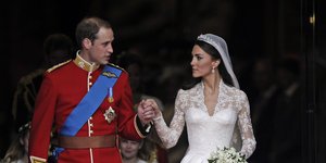 Η Κέιτ Μίντλετον με νυφικό Alexander McQueen