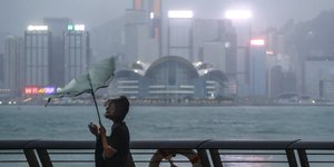 Κίνα: Σε συναγερμό το Χονγκ Κονγκ και η Σεντζέν, ενόψει της άφιξης του «σούπερ τυφώνα» Σάολα