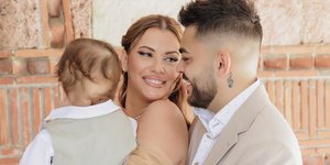 Η Λάουρα Νάργες στη βάφτιση του γιου της