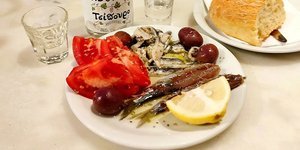 ουζερί με φρέσκα ψάρια