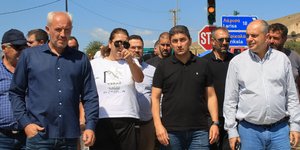 Ο λευτέρης Αυγενάκης στις πλημμυρισμένες περιοχές της Θεσσαλίας