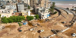 Φονικές πλημμύρες από την κακοκαιρία Daniel και στη Λιβύη