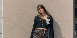 γυναίκα με ρούχα Mango