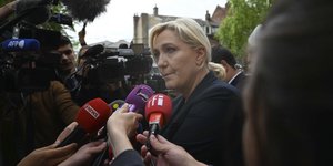 Η επικεφαλής της ΚΟ του ακροδεξιού «Εθνικού Συναγερμού» στη Γαλλική Εθνοσυνέλευση, Μαρίν Λεπέν