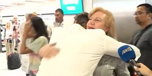 Στην Ελλάδα η μητέρα του Στέφανου Κασσελάκη