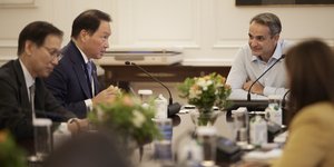 Συνάντηση Μητσοτάκη με αντιπροσωπείες της Δημοκρατίας της Κορέας