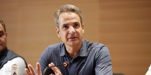 Ο Κυριάκος Μητσοτάκης στο συντονιστικό στη Λάρισα