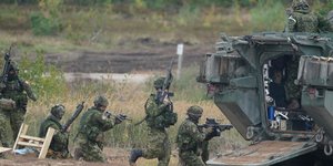 Στιγμιότυπο από στρατιωτικά γυμνάσια του ΝΑΤΟ