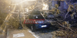 Πάτρα: Δέντρο καταπλάκωσε γυναίκα που περίμενε το παιδί της έξω από φροντιστήριο