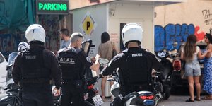 Αστυνομικές δυνάμεις στο πάρκινγκ όπου δολοφονήθηκε ο 39χρονος