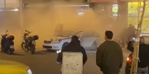 Το περιπολικό που πυρπόλησαν το βράδυ της 3ης Μαρτίου στο Μοναστηράκι