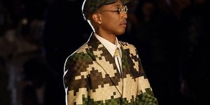 O Pharrell Williams στην πρώτη του επίδειξη ως δημιουργικός διευθυντής της Louis Vuitton