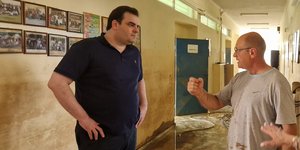 Ο Κυριάκος Πιερρακάκης στα σχολεία της Θεσσαλίας