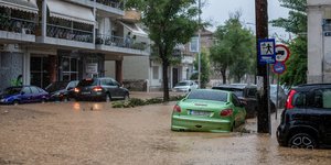Ποτάμια οι δρόμοι στον Βόλο