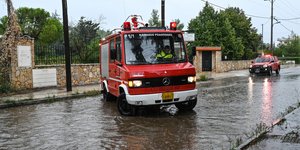 Πλημμυρισμένη η λεωφόρος Δροσιάς