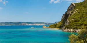 Η νήσος Σφακτηρία και στο βάθος η Πύλος