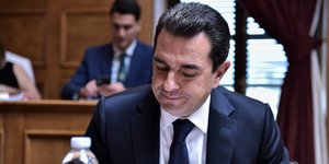 O Κώστας Σκρέκας στη Διαρκή Επιτροπή Παραγωγής και Εμπορίου της Βουλής