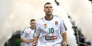 Ο Κώστας Σλούκας με τη φανέλα του Παναθηναϊκού