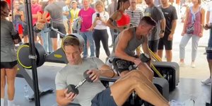 Ο Στέφανος Κασσελάκης προπονείται με τον Τάιλερ στις Σπέτσες 