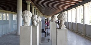 στοα προτομές