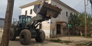 Συνεργεία του Στρατού επιχειρούν για την αποκομιδή ογκωδών σε περιοχές της Θεσσαλίας