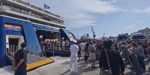 Κινητοποίηση στο Blue Star Paros για τον Αντώνη Καργιώτη, στη Σύρο / Φωτογραφία: Cyclades24.gr