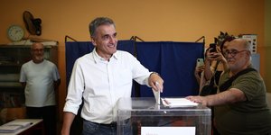 Ο Ευκλείδης Τσακαλώτος άσκησε το εκλογικό του δικαίωμα