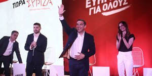Από αριστερά: Ευκλείδης Τσακαλώτος, Δ. Τεμπονέρας, Αλ. Τσίπρας, Έφη Αχτσιόγλου