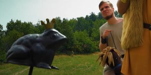 βατραχος αντρας λιβαδι 