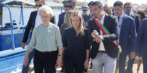 Φον ντερ Λάιεν και Τζόρτζια Μελόνι στο ιταλικό νησί Λαμπεντούζα