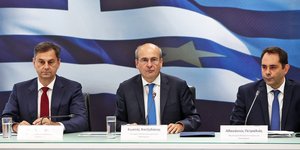 Το οικονομικό επιτελείο της κυβέρνησης