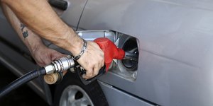 χερι βαζει βενζινη
