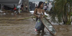 Δεκάδες νεκροί και τεράστιες καταστροφές από το ισοπεδωτικό πέρασμα του τυφώνα Ότις στο Ακαπούλκο του Μεξικού