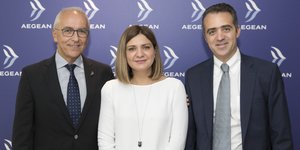 (από αριστερά προς δεξιά): κ. Δημήτρης Γερογιάννης, Διευθύνων Σύμβουλος, κα. Πέπη Σταμάτη, Αναπληρώτρια Εμπορική Διευθύντρια Τιμολογιακής Πολιτικής και Δικτύου, κ. Γιάννης Ράσογλου, Network Planning & Airline Partnernships Director