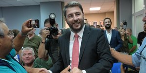 Νίκος Ανδρουλάκης γραβατα 