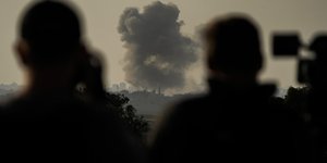 σκιες βλέπουν καπνο 