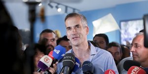 Ο Κώστας Μπακογιάννης κάνει δηλώσεις