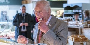 Γιατί ο βασιλιάς Κάρολος δεν τρώει μεσημεριανό