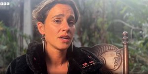 H Γκίλι Γιόσκοβιτς περιγράφει στο BBC πως γλύτωσε από το μακελειό στο φεστιβάλ μουσικής κοντά Λωρίδα της Γάζας