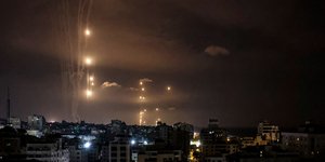 Σειρήνες και εκρήξεις στο Τελ Αβίβ