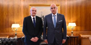 Ο Νίκος Δένδιας με τον Ισραηλινό πρέσβη