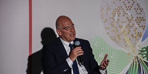 Ο Νίκος Δένδιας σε συνέδριο του Economist
