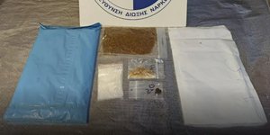 Συνελήφθη παραλήπτης ταχυδρομικού δέματος το οποίο περιείχε κοκαΐνη στο «Ελ. Βενιζέλος»