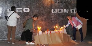  Ενα κεράκι για τους νεκρούς στη Μέση Ανατολή