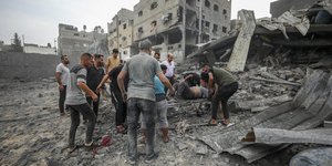 1055 οι νεκροί από τους βομβαρδισμούς στη Γάζα ανακοίνωσε το υπουργείο Υγείας στον θύλακα